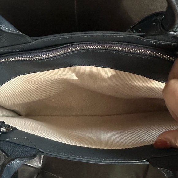 Radley London Navy Blue Handbag – Timeless Elegance - Picture 14 of 16